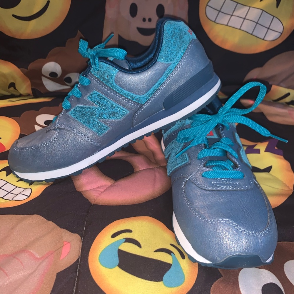 Gently worn New Balance Sneaker youth size 6